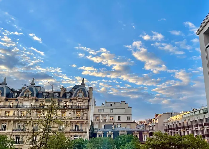 Avenue Montaigne Bienvenue *