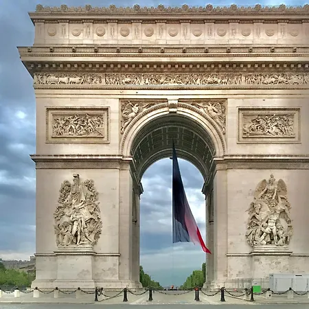 Avenue Montaigne Bienvenue Apartmán