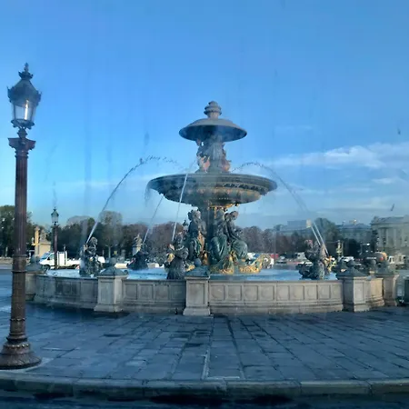 Avenue Montaigne Bienvenue * Paříž