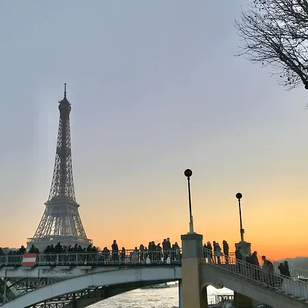 Avenue Montaigne Bienvenue Apartmán *
